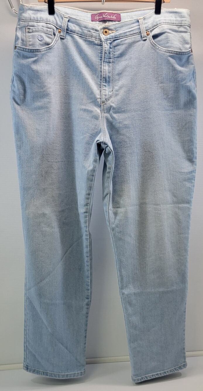 a3) Gloria Vanderbilt Woman Amanda Light Wash Blue Jeans Pants Size 16 Average